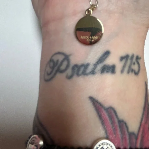 Elegant Sterling Silver St. Christopher Pendant Necklace - Picture 5 of 10